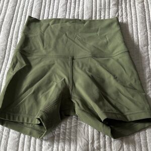 lululemon athletica Green Bike Shorts Sz 2 Never worn.